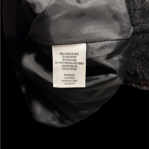 Halogen button down heavy weight mid length plaid coat with pockets. Brand new! - Picture 9 of 10